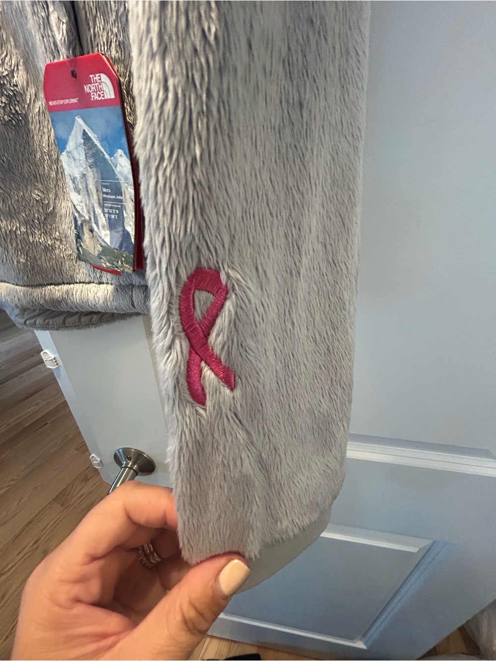 The North Face Women's Light Gray Plush Full-Zip Jacket for Breast Cancer - Picture 5 of 7